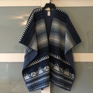 Woolrich Reversible Cape/Poncho
